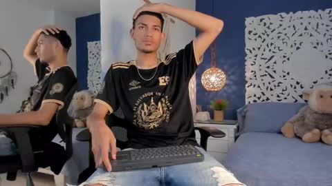 Snapshot of adonis_wb chatting on 09/17/25, 08:10 adonis_wb online show from 09/17/25, 08:10