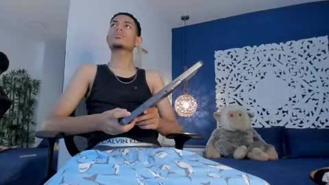 Snapshot of adonis_wb chatting on 09/18/25, 09:39 adonis_wb online show from 09/18/25, 09:39