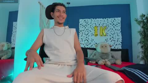 Snapshot of adonis_wb chatting on 11/12/25, 08:52 adonis_wb online show from 11/12/25, 08:52