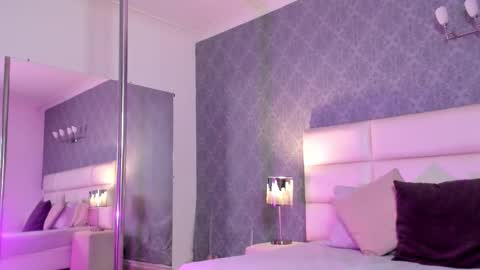 Adonis  online show from 11/25/25, 08:42