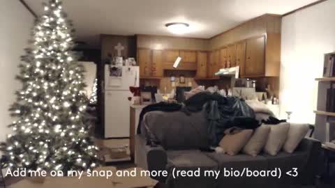 Snapshot of adorable22 chatting on 12/17/24, 05:18 adorable22 online show from 12/17/24, 05:18