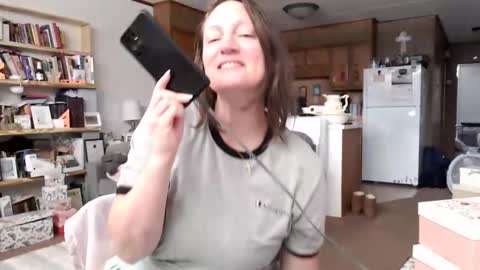 Snapshot of adorable22 chatting on 01/13/25, 06:27 adorable22 online show from 01/13/25, 06:27