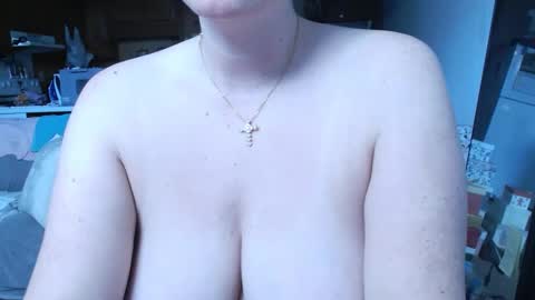 Snapshot of adorable22 chatting on 02/25/25, 04:53 adorable22 online show from 02/25/25, 04:53