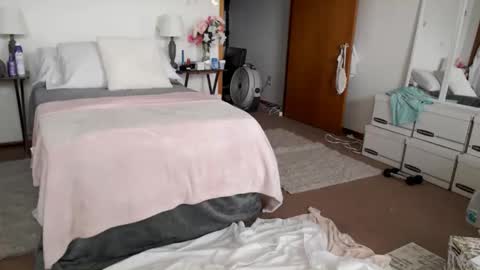 Snapshot of adorable22 chatting on 03/11/26, 04:24 adorable22 online show from 03/11/26, 04:24