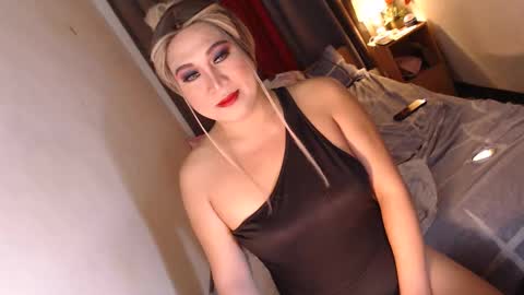 Snapshot of adorablekim69 chatting on 03/19/26, 03:21 MsKim online show from 03/19/26, 03:21