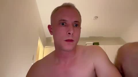 Snapshot of adreamcumstrue chatting on 10/18/25, 01:41 adreamcumstrue online show from 10/18/25, 01:41