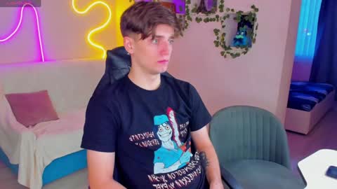 Snapshot of adrean_sofi chatting on 01/19/25, 01:33 adrean_sofi online show from 01/19/25, 01:33