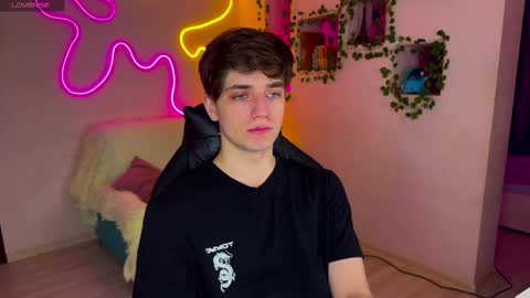 Snapshot of adrean_sofi chatting on 02/14/25, 07:12 adrean_sofi online show from 02/14/25, 07:12