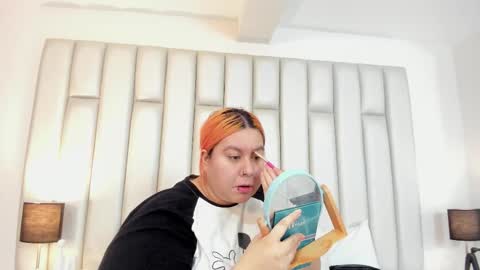 ANDREA PEREZ online show from 10/18/25, 11:44