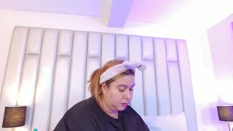 ANDREA PEREZ online show from 06/18/26, 07:18