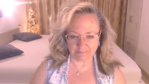 Snapshot of adrena_ chatting on 06/10/26, 10:36 Cryna online show from 06/10/26, 10:36