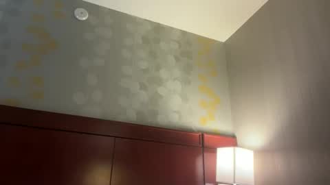 Snapshot of adrenaline1622 chatting on 11/17/25, 06:19 adrenaline1622 online show from 11/17/25, 06:19