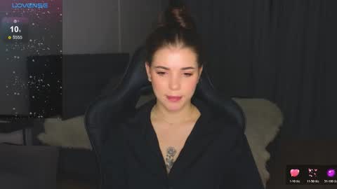 Snapshot of adri_dream chatting on 11/19/25, 02:11 Adriana online show from 11/19/25, 02:11