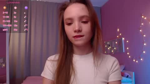 Snapshot of adria_arjona chatting on 04/21/26, 07:36 Eva online show from 04/21/26, 07:36