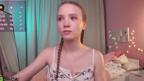 Snapshot of adria_arjona chatting on 07/23/26, 03:04 Eva online show from 07/23/26, 03:04