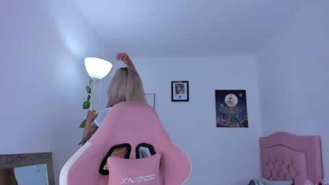 Adriana online show from 02/27/25, 12:23