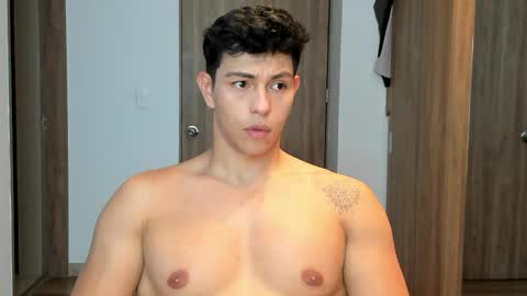 Snapshot of adrian_del_mar chatting on 04/21/26, 02:51 Adrian del Mar online show from 04/21/26, 02:51