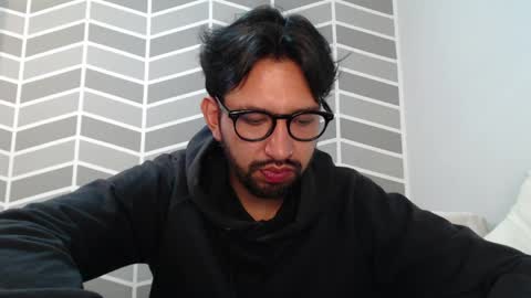 Adrian Falcon online show from 05/11/26, 11:02