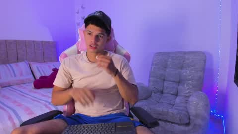 ADRIAN online show from 04/08/26, 06:52