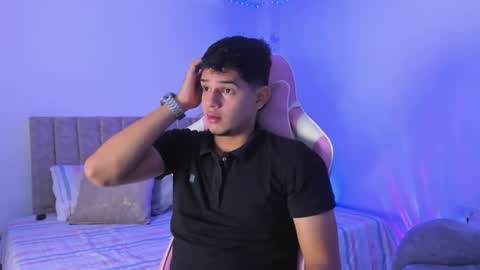 Snapshot of adrian_prime_ chatting on 06/25/26, 12:54 ADRIAN online show from 06/25/26, 12:54