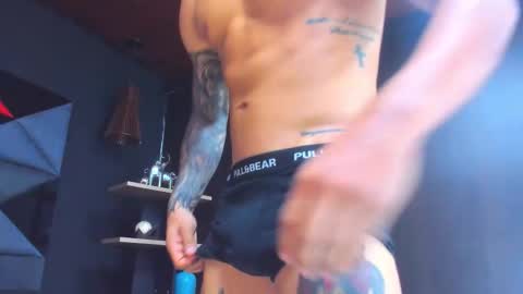   online show from 12/22/25, 05:54