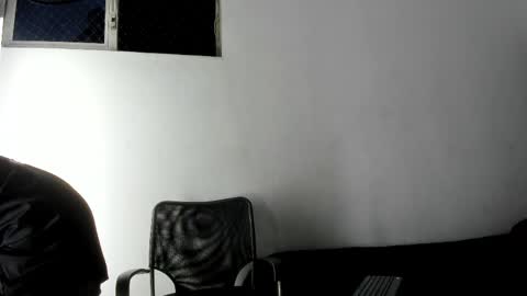 Adrian W  online show from 06/07/26, 03:54