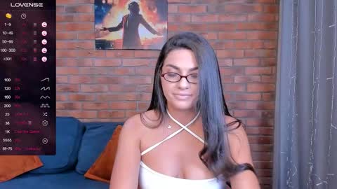 Snapshot of adriana1_ chatting on 10/04/25, 06:17 Adriana online show from 10/04/25, 06:17