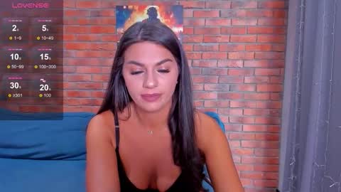 Snapshot of adriana1_ chatting on 10/23/25, 02:00 Adriana online show from 10/23/25, 02:00