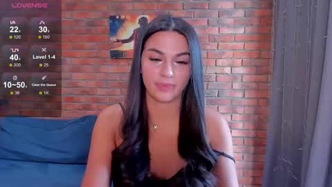Snapshot of adriana1_ chatting on 10/27/25, 03:43 Adriana online show from 10/27/25, 03:43