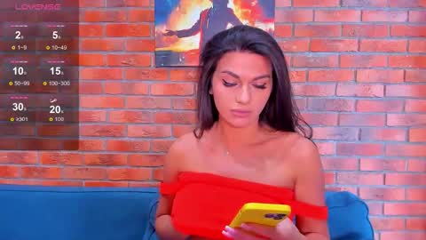 Snapshot of adriana1_ chatting on 11/25/25, 04:45 Adriana online show from 11/25/25, 04:45