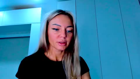 Snapshot of adriana_coy_ chatting on 01/31/25, 02:28 Adriana online show from 01/31/25, 02:28