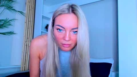 Snapshot of adriana_coy_ chatting on 02/01/25, 06:32 Adriana online show from 02/01/25, 06:32