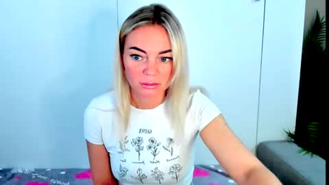 Adriana online show from 06/10/26, 11:09