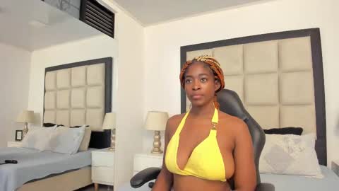 Snapshot of adrianacampbell chatting on 09/10/25, 01:33 Adriana online show from 09/10/25, 01:33