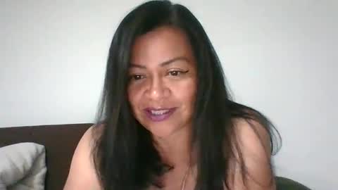 adrianagogo18 online show from 02/12/25, 11:41