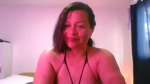 adrianagogo18 online show from 10/05/25, 01:53