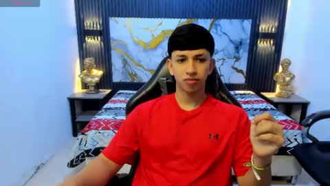 Snapshot of adrianfranko chatting on 06/20/26, 01:36 Adrian Franco online show from 06/20/26, 01:36