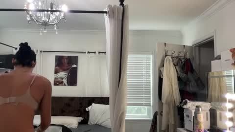 Snapshot of adriannarodriguez chatting on 03/19/26, 06:01 Adrianna online show from 03/19/26, 06:01