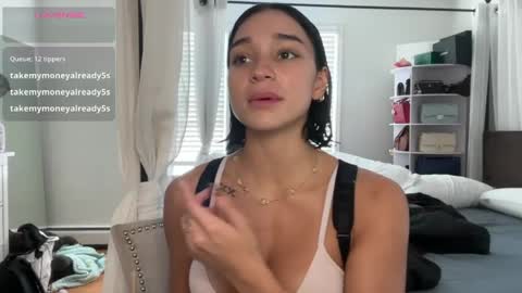 Snapshot of adriannarodriguez chatting on 04/04/26, 06:05 Adrianna online show from 04/04/26, 06:05