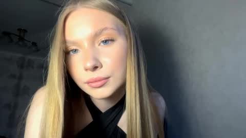 Snapshot of adriannemuldowney chatting on 03/20/26, 02:33 Caroline online show from 03/20/26, 02:33