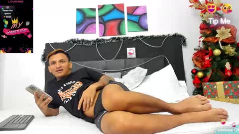 Snapshot of adriano_bigcock chatting on 12/20/24, 01:58 Adrian online show from 12/20/24, 01:58