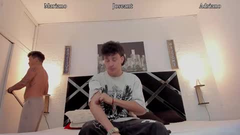 Snapshot of adriano_bigcock chatting on 10/13/25, 02:33 Adrian online show from 10/13/25, 02:33