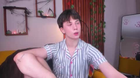 adrianoaubert online show from 10/31/25, 03:29