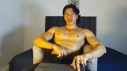 adriel_escalante online show from 02/03/26, 03:15