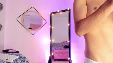 Snapshot of adrien_twink chatting on 10/02/25, 07:21 Arien online show from 10/02/25, 07:21