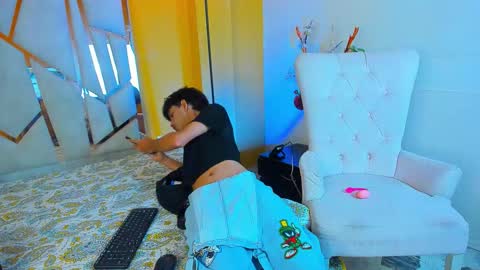 Snapshot of adrien_twink chatting on 10/25/25, 07:41 Arien online show from 10/25/25, 07:41