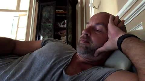 Snapshot of adrienfromparis chatting on 10/24/25, 11:06 adrienfromparis online show from 10/24/25, 11:06