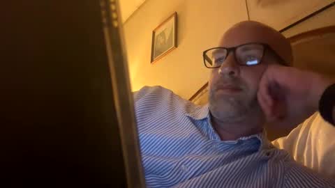 Snapshot of adrienfromparis chatting on 04/01/26, 07:22 adrienfromparis online show from 04/01/26, 07:22