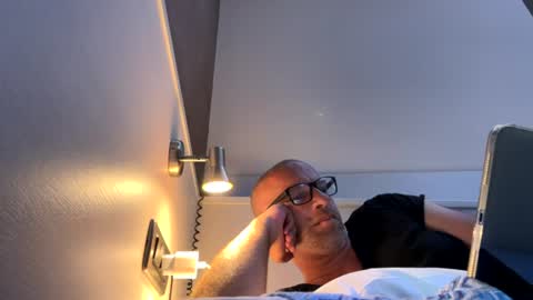 Snapshot of adrienfromparis chatting on 06/17/26, 08:43 adrienfromparis online show from 06/17/26, 08:43
