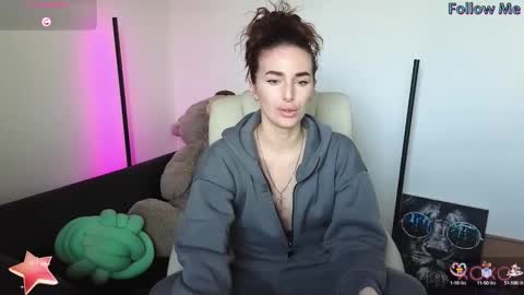 Adriana online show from 02/11/25, 06:19